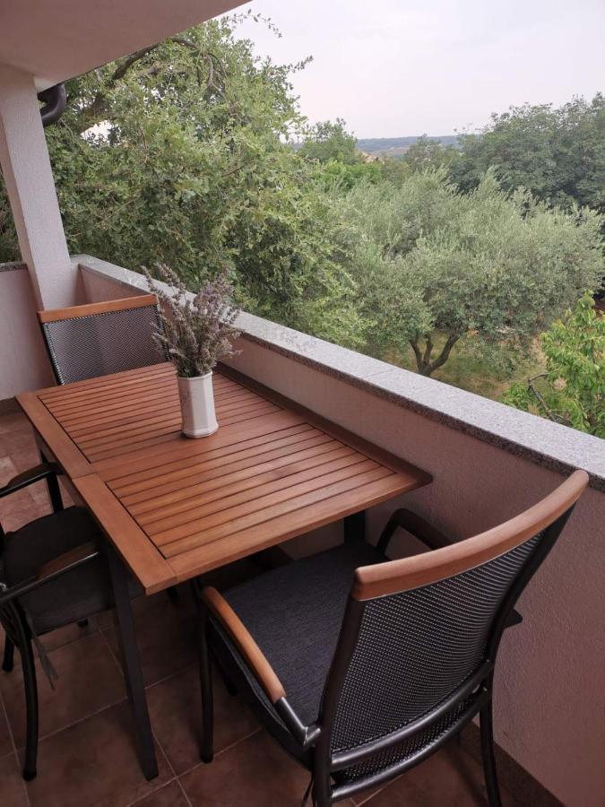 Apartman Zita Umag Bagian luar foto