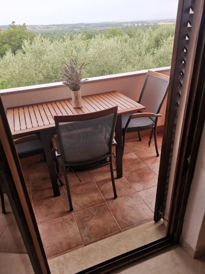 Apartman Zita Umag Bagian luar foto