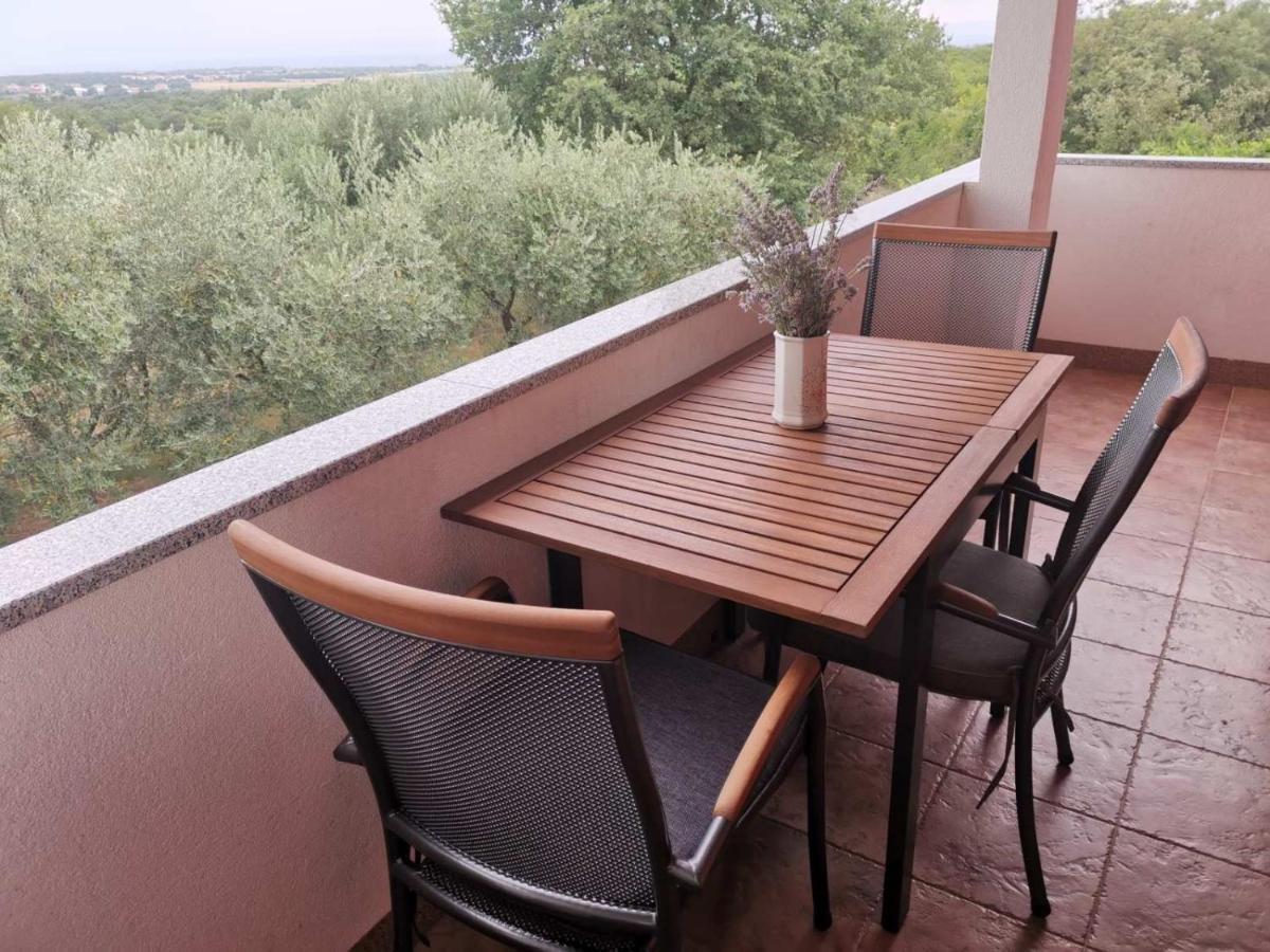 Apartman Zita Umag Bagian luar foto